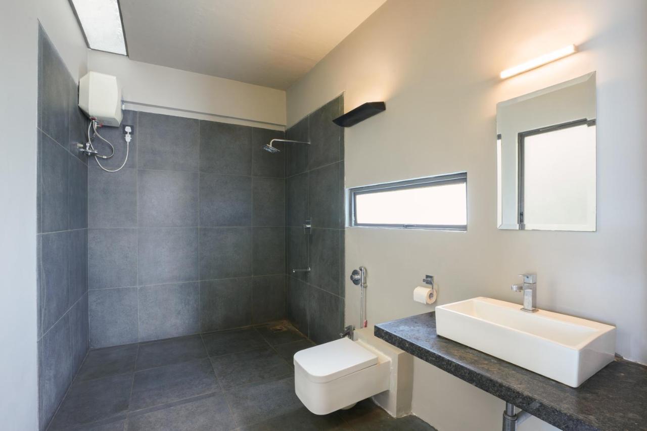 Grey Stone - Lakefront Penthouse Family Rooms Kolhapur Luaran gambar