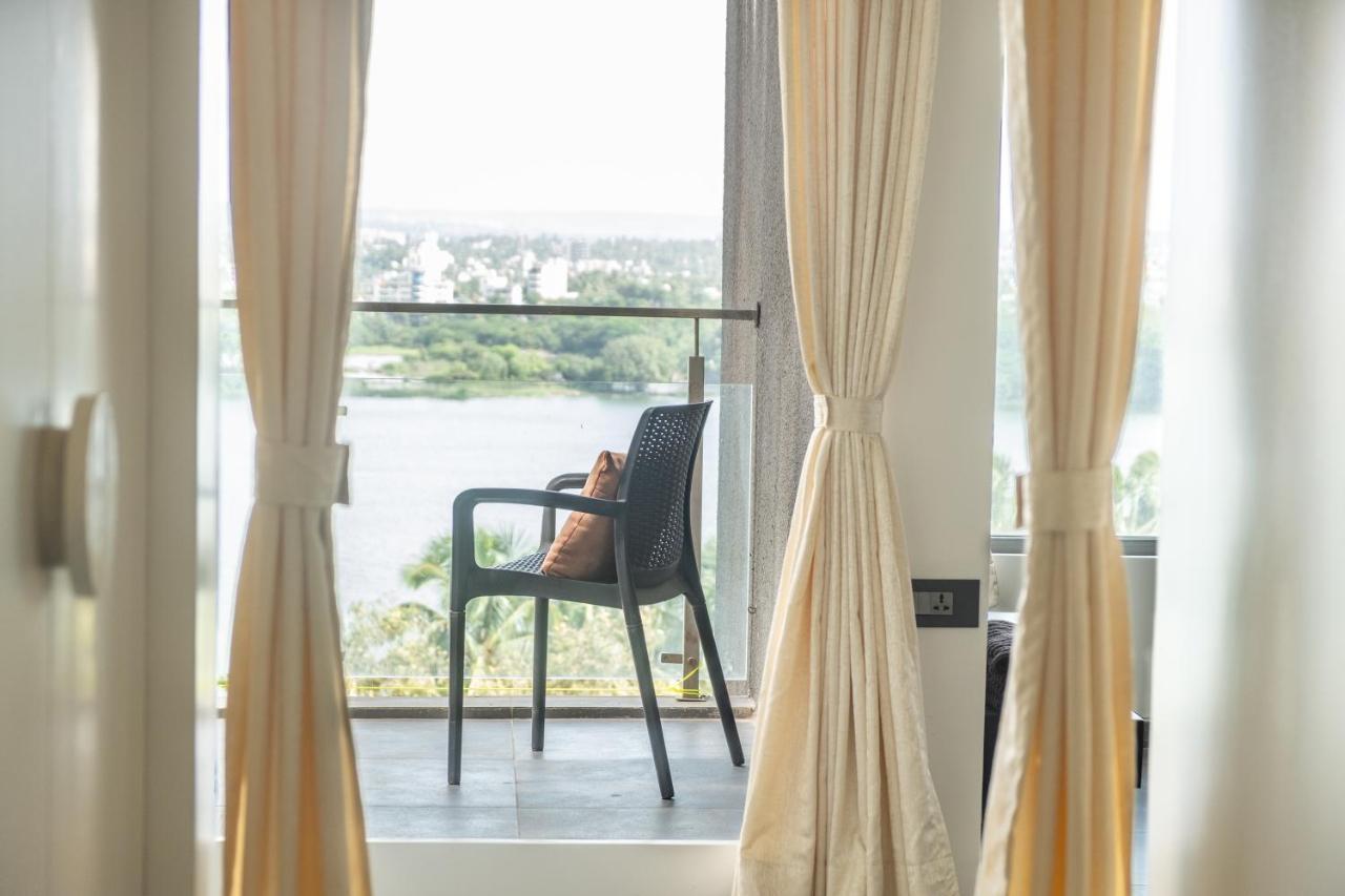 Grey Stone - Lakefront Penthouse Family Rooms Kolhapur Luaran gambar