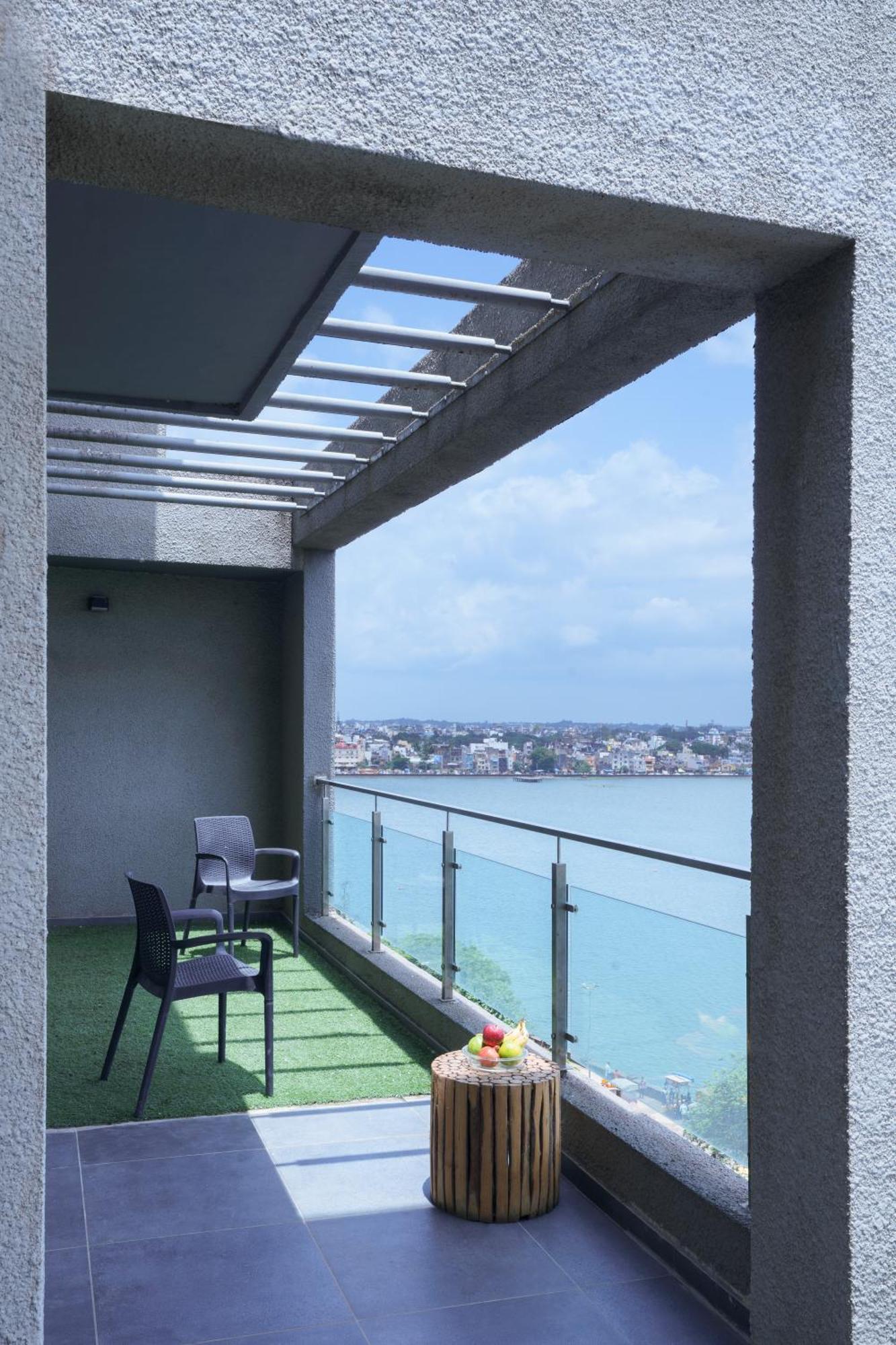Grey Stone - Lakefront Penthouse Family Rooms Kolhapur Luaran gambar